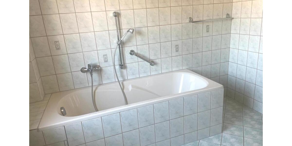 Doppelhaushälfte Halle (Saale) Dölau - 4.5 Zimmer, 145 m&sup2;, 1.600&euro; | Angebot:26141943