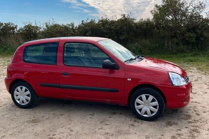 Renault Clio 152.000 km 1.800 € Schlichting 25779