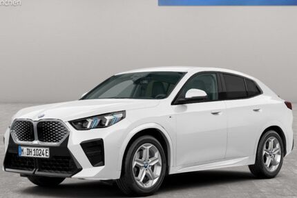 BMW iX2 3.853 km 56.495 € München 80939