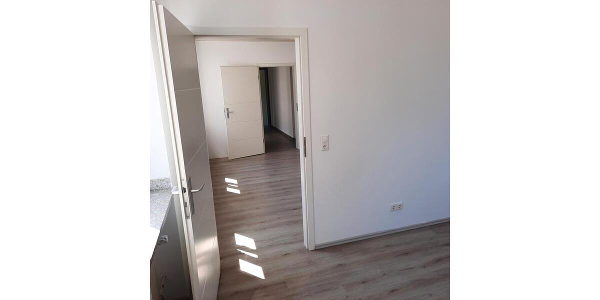 Erdgeschoßwohnung Rotthalmünster - 4 Zimmer, 110 m&sup2;, 750&euro; | Angebot:26367703