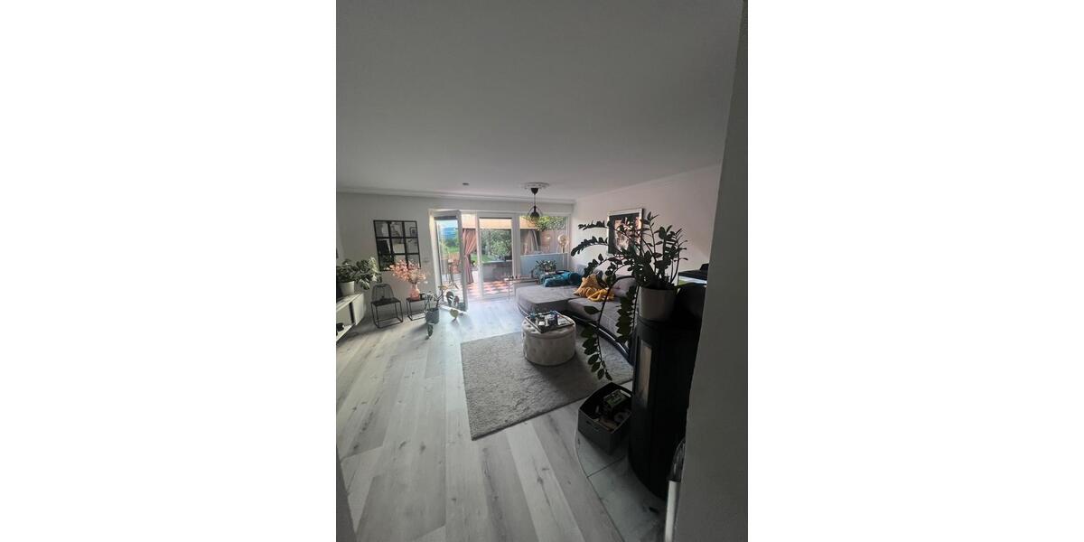 Reihenhaus Uetersen - 5 Zimmer, 133 m&sup2;, 1.800&euro; | Angebot:26356328