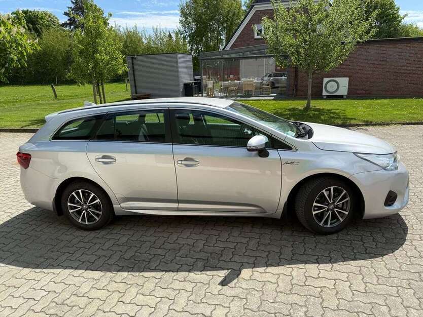 Avensis