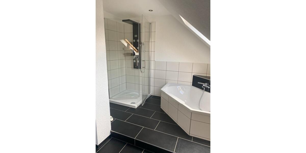 Dachgeschoßwohnung Falkenstein/Vogtland Vogtland - 3 Zimmer, 93 m&sup2;, 510&euro; | Angebot:26351415