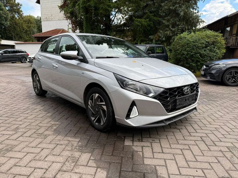 i20