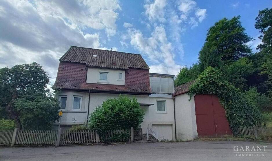 Haus mit großem Garten und Scheune in Lustnau