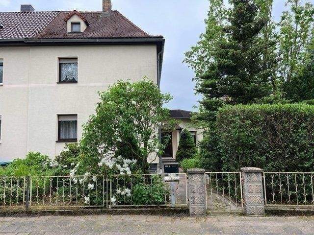 Großzügiges Reihenendhaus -ruhige Lage, kein Verkehr