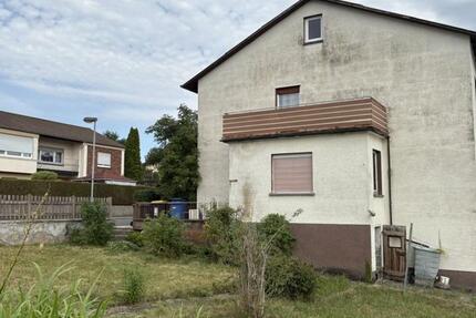 Großes Zweifamilienhaus mit Garten in Alten-Buseck 7.5 zimmer