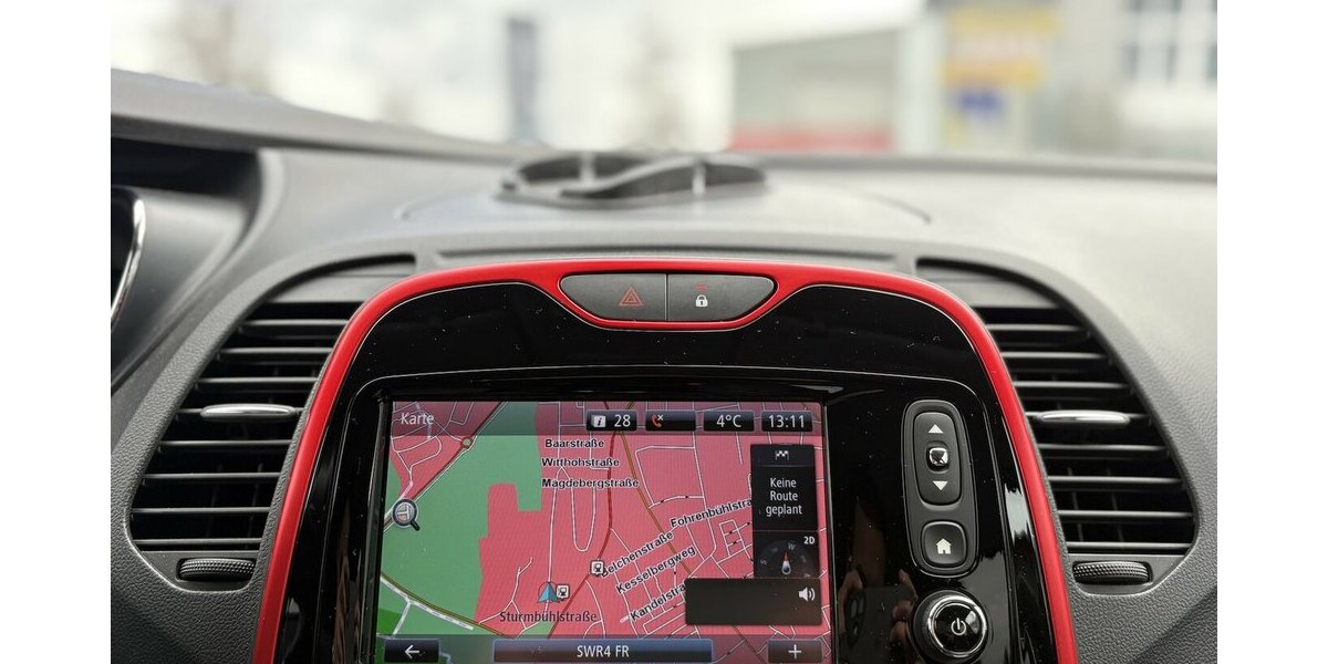 Renault Captur 1.2 XMOD KAMERA/NAVI/SHZ/KLIMA/KEYLESS 29.841 km 11.900 &euro; Villingen-Schwenningen 78054