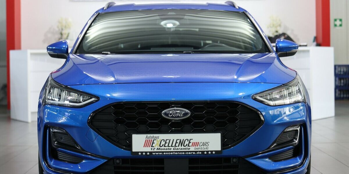 Ford Focus Tunier 1.5 EB ST-LINE X SPORT BLUE & BLACK 100.000 km 16.444 &euro; Hamm 59077