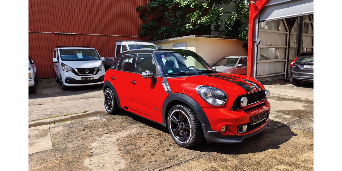 Mini Cooper_S_COUNTRYMAN_JWC_Kit_All4_Navi_Schiebed. 116.200 km 7.900 &euro; Berlin 10247