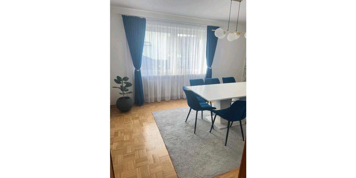 Erdgeschoßwohnung Marktredwitz - 5 Zimmer, 123 m&sup2;, 1.000&euro; | Angebot:25566441