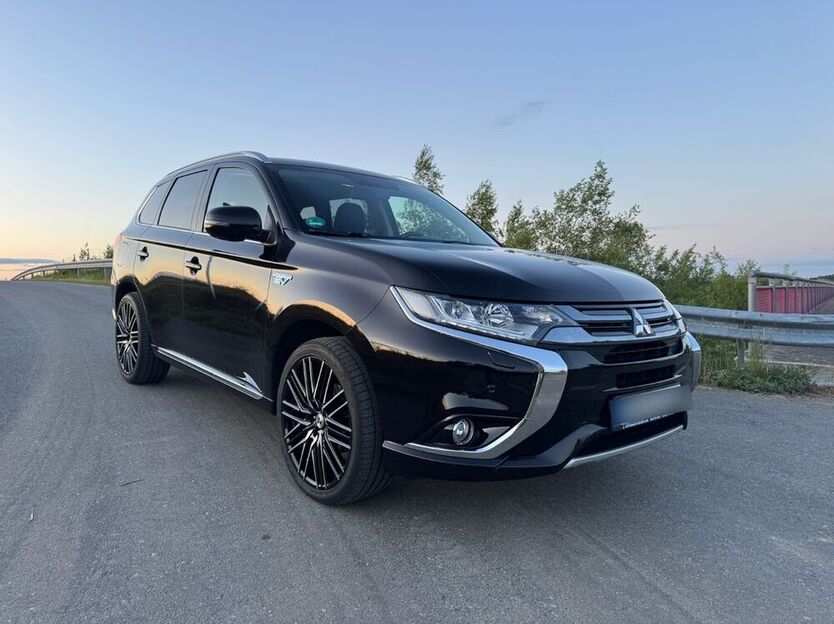 Plug-in Hybrid Outlander