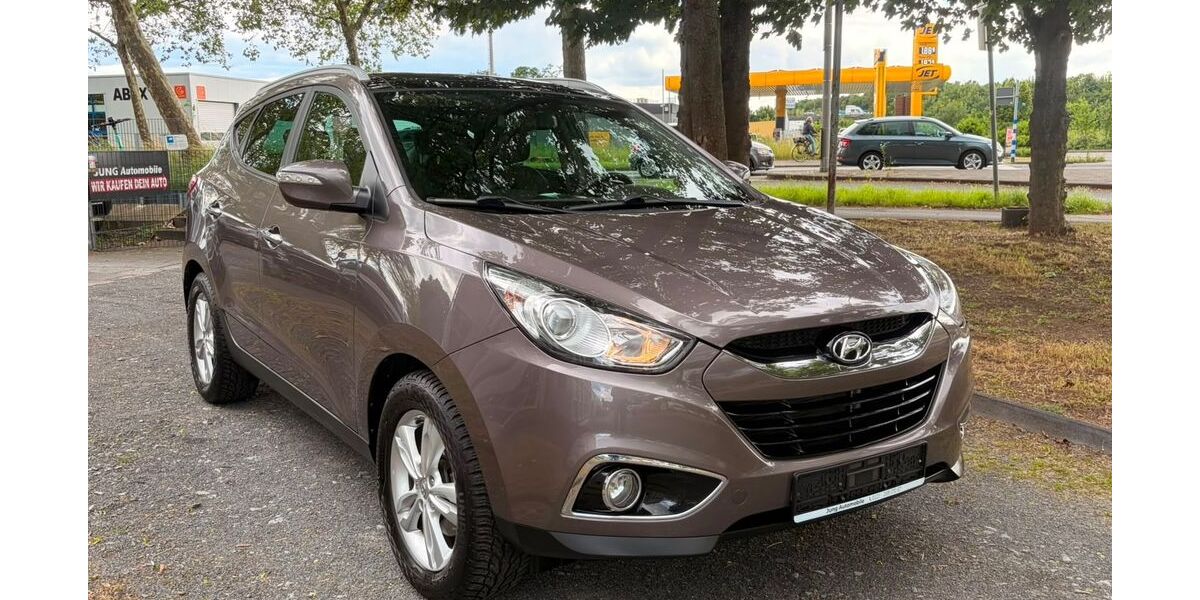Hyundai ix35 131.000 km 9.999 &euro; Köln 51107