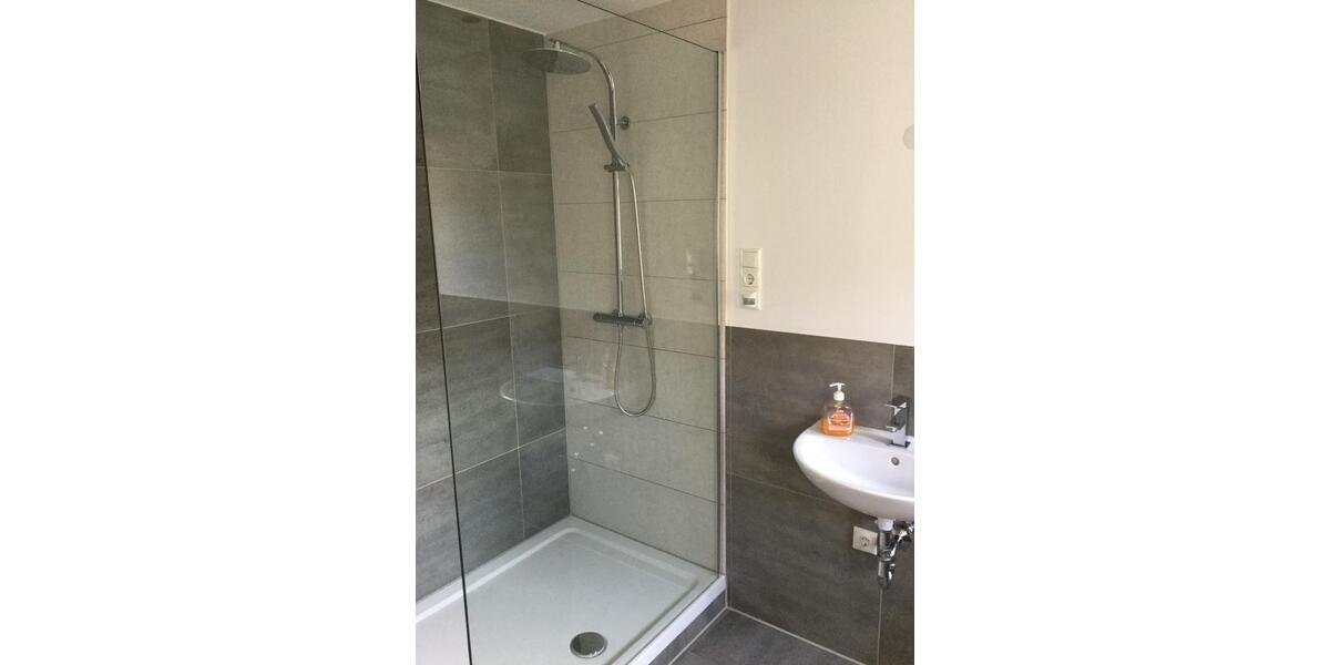 Etagenwohnung Neutraubling - 1 Zimmer, 85 m&sup2;, 635&euro; | Angebot:24803939