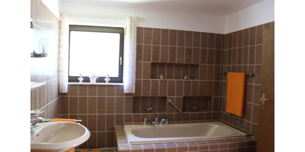 Einfamilienhaus Hude (Oldenburg) - 6 Zimmer, 206 m&sup2;, 549.000&euro; | Angebot:27081609