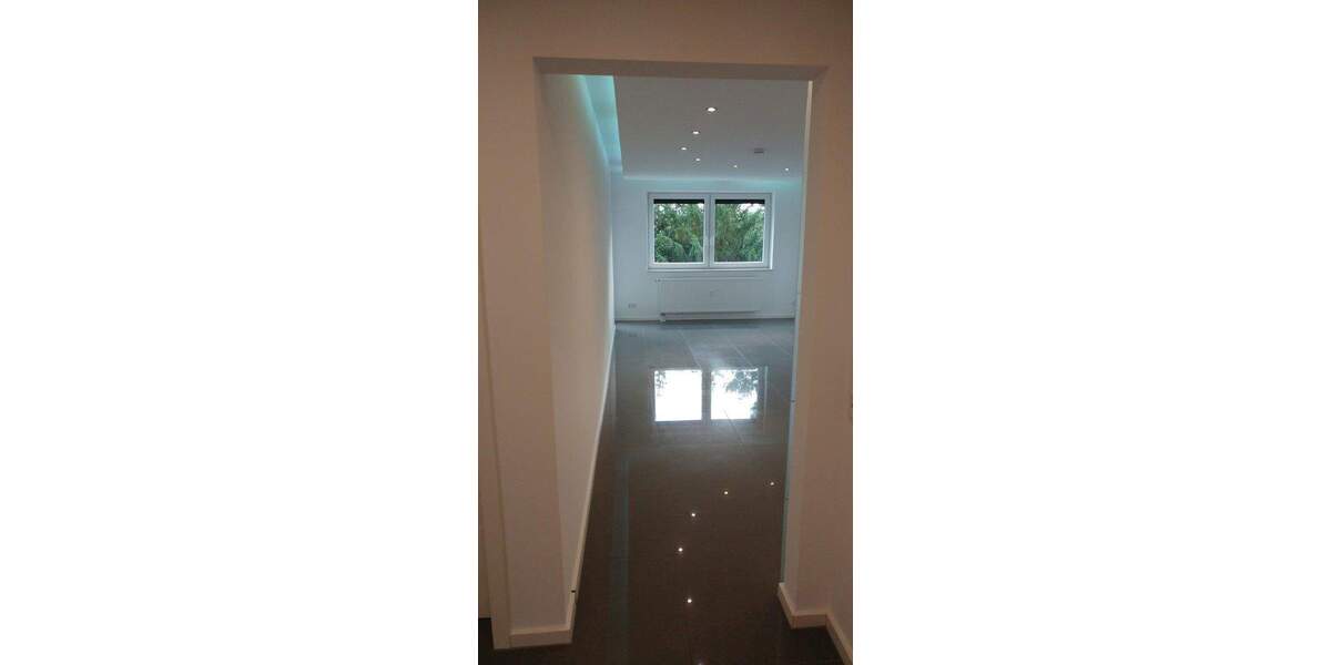 LUXUS Appartament mit Einbauküche, Balkon, Garage 2 zimmer