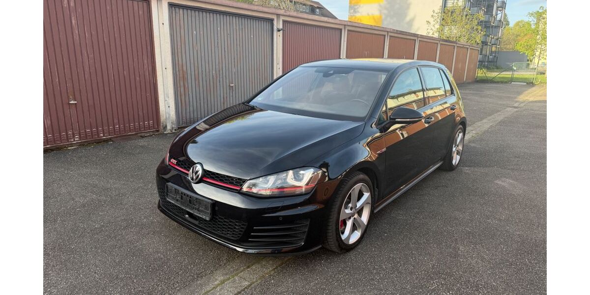 VW Golf 140.000 km 15.500 &euro; Achern 77855