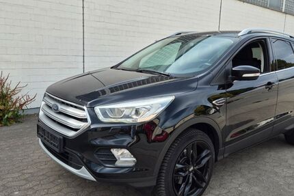Ford Kuga 144.000 km 8.999 &euro; Kelkheim ( Taunus ) 65779