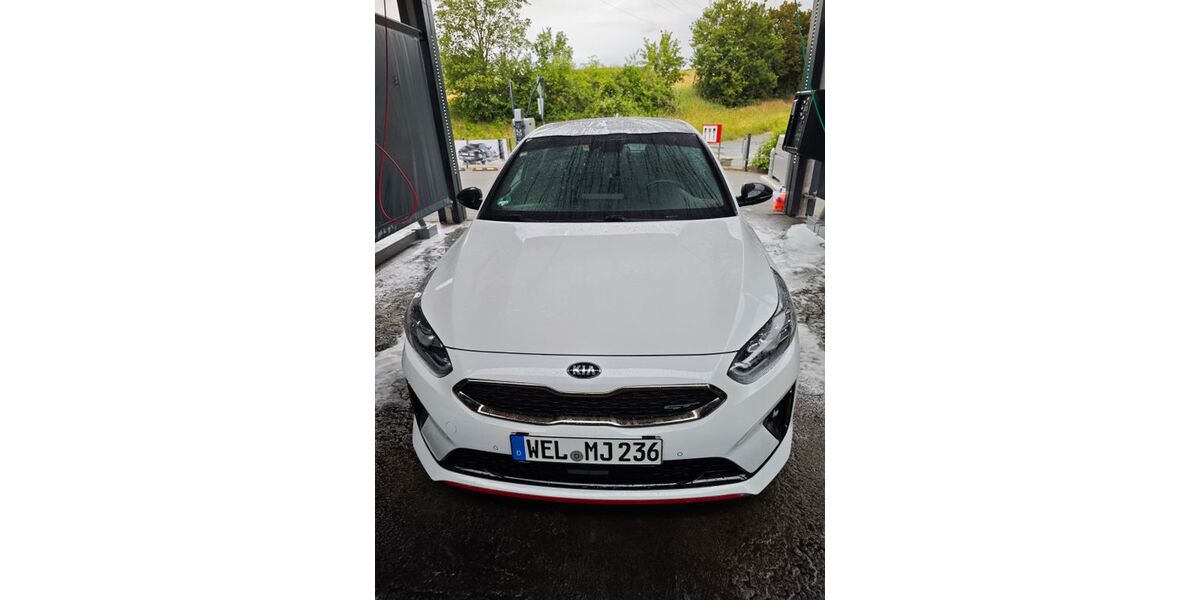 Kia ceed / Ceed 62.493 km 22.999 &euro; Selters 65618