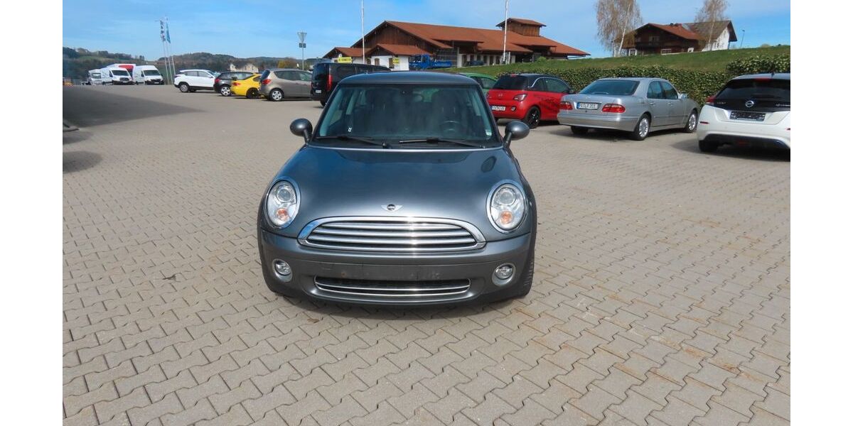 Mini Cooper 142.000 km 3.990 &euro; Neukirchen v. W. 94154