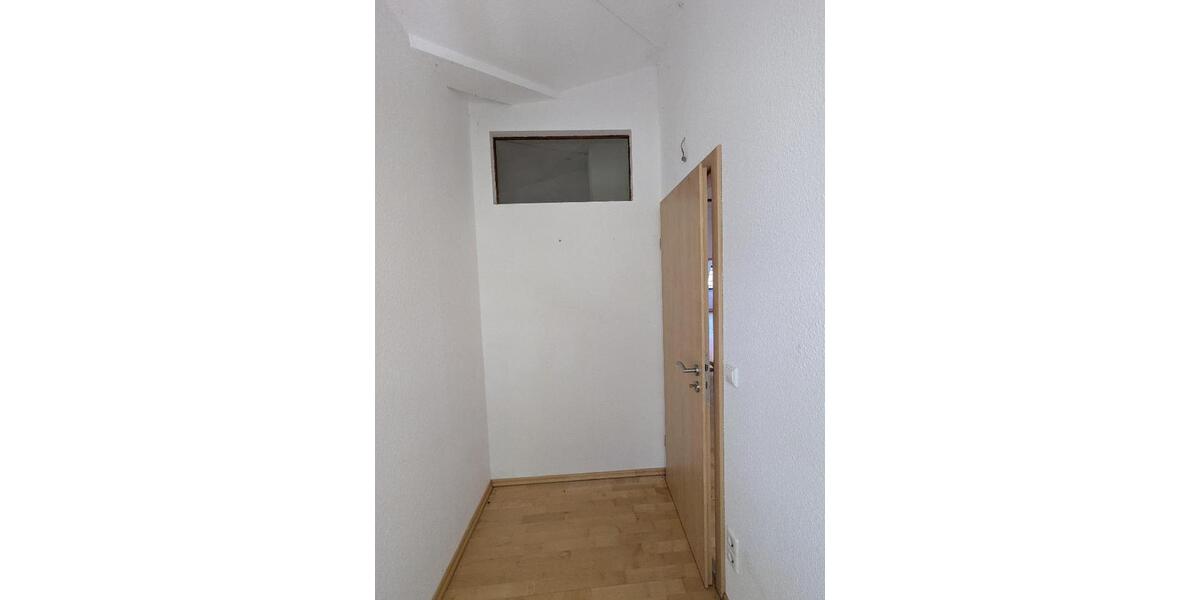 Dachgeschoßwohnung Chemnitz Altendorf - 5 Zimmer, 280 m&sup2;, 1.270&euro; | Angebot:25447488