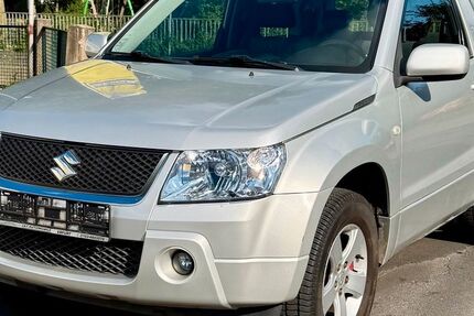 Suzuki Grand Vitara 150.000 km 5.499 &euro; Kassel 34123
