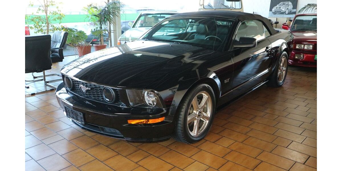 Ford Mustang 43.508 km 25.990 &euro; Paderborn Schloß-Neuhaus 33104