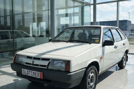 Lada Samara 54.261 km 2.490 &euro; Halle Saale 06132