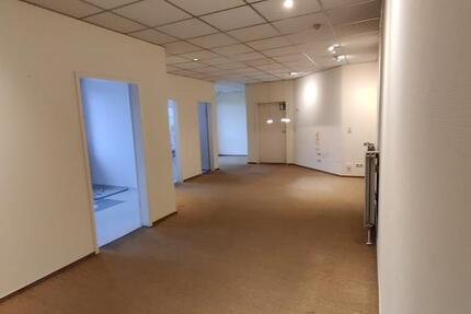 Ihr neuer Beauty- & Gesundheits-Hub: Praxisräume für Physio, Kosm zimmer