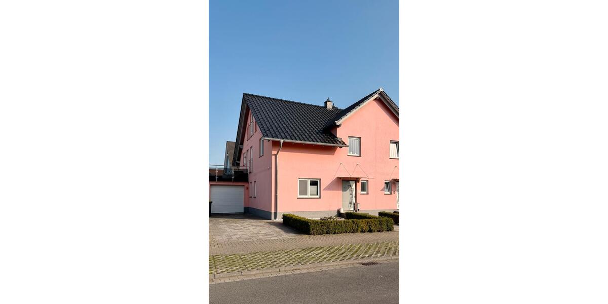 Doppelhaushälfte Butzbach - 6 Zimmer, 140 m&sup2;, 649.000&euro; | Angebot:25419628
