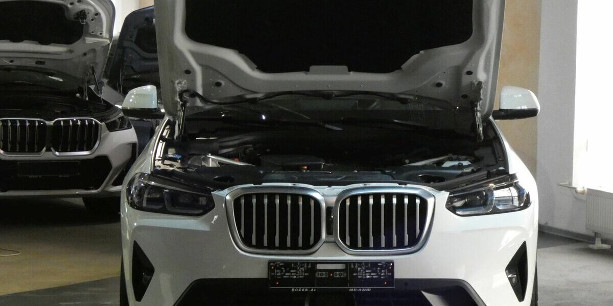 BMW X3 30dxDr AHK,HUD,Laser,Pan.-Dach,Echtleder 24.732 km 46.990 &euro; Landshut 84030