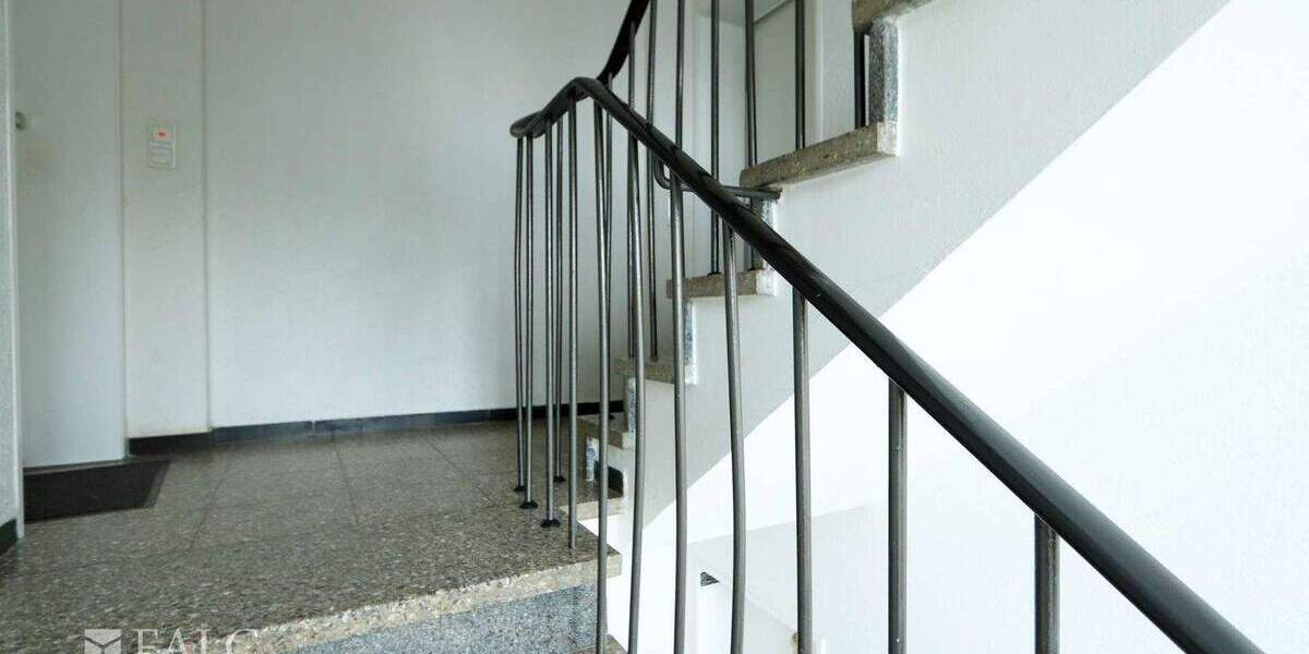 Eigentumswohnung im 4-Parteienhaus 5 zimmer