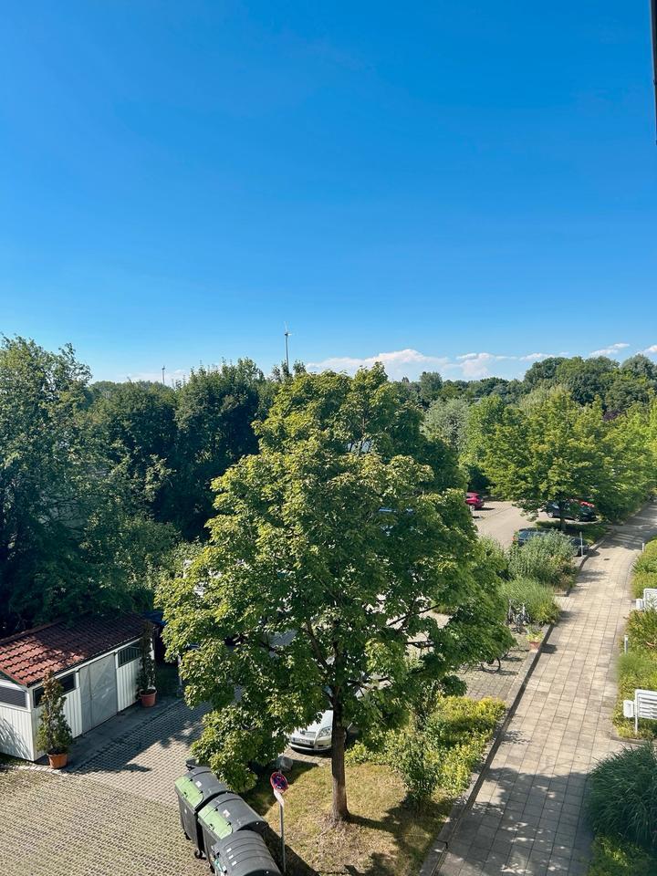 PRIVAT- TOP renovierte 23 Zimmer Wohnung