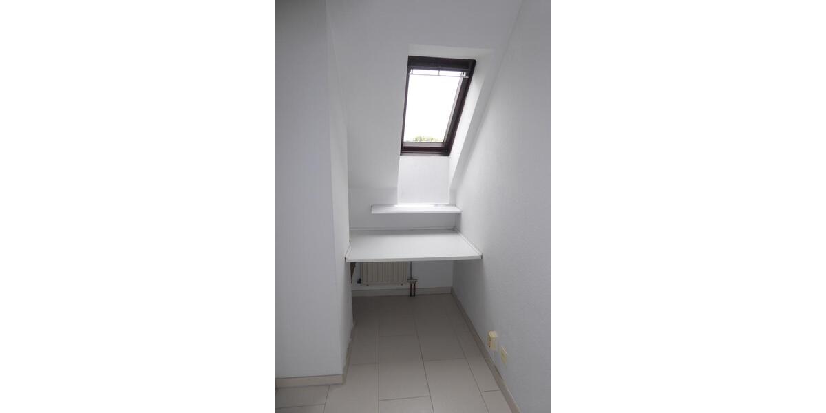 Dachgeschoßwohnung Bonn Auerberg - 1 Zimmer, 30 m&sup2;, 580&euro; | Angebot:25751673