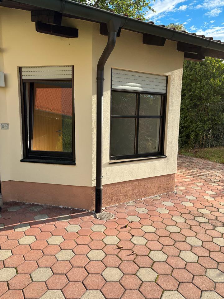 Charmanter 1-Zimmer-Bungalow mit großer Terrasse – mitten in der
