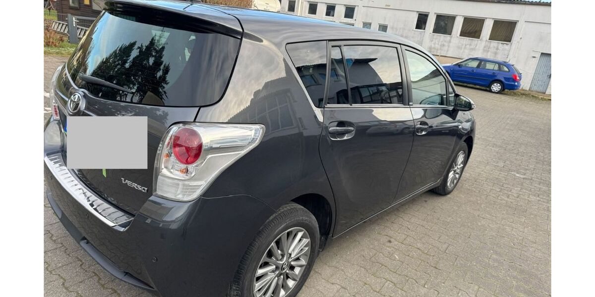 Toyota Verso 83.000 km 14.400 &euro; Bad Homburg 61352