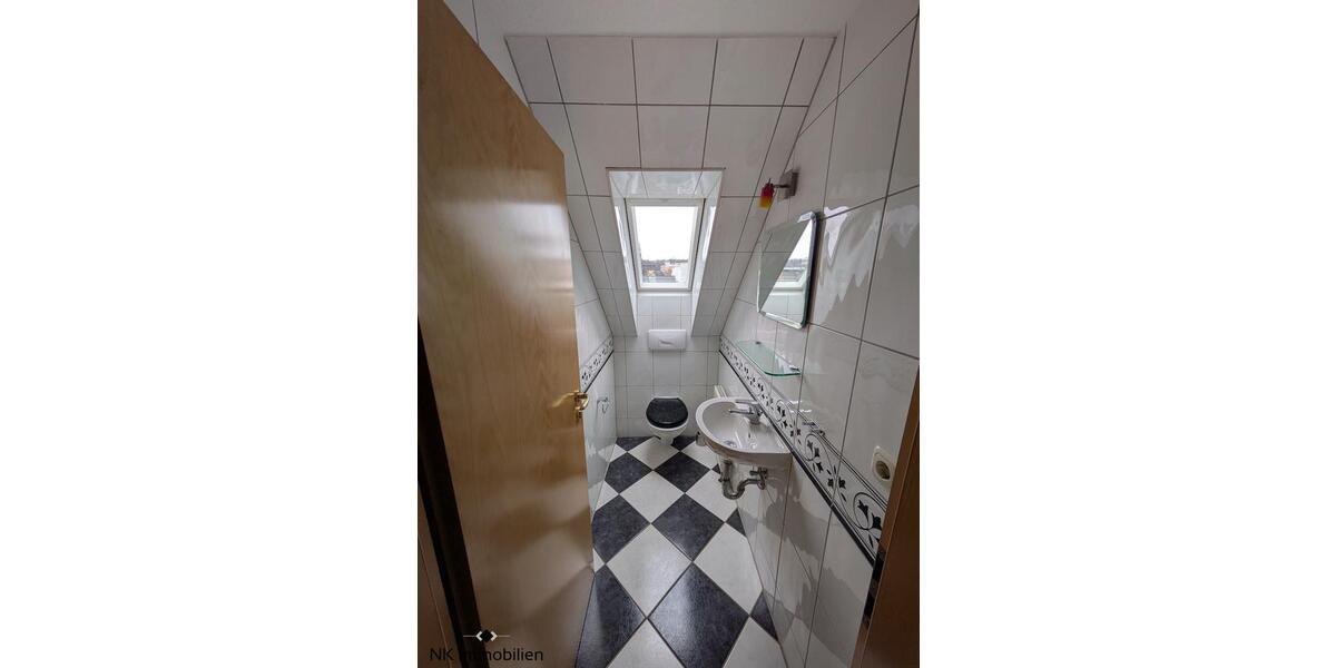 Dachgeschoßwohnung Zwickau - 4 Zimmer, 95 m&sup2;, 620&euro; | Angebot:26008252