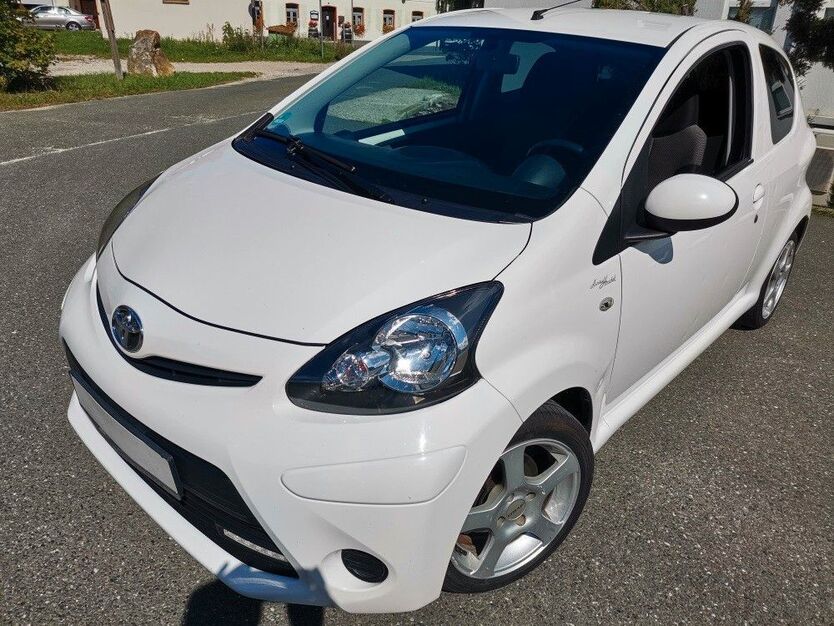 Aygo (X)