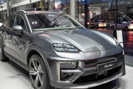 Porsche Macan 13.900 km 122.880 &euro; Böblingen 71034