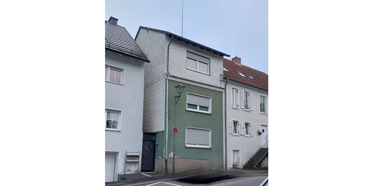 Einfamilienhaus Sankt Ingbert St. Ingbert - 6 Zimmer, 145 m&sup2;, 129.000&euro; | Angebot:26879397