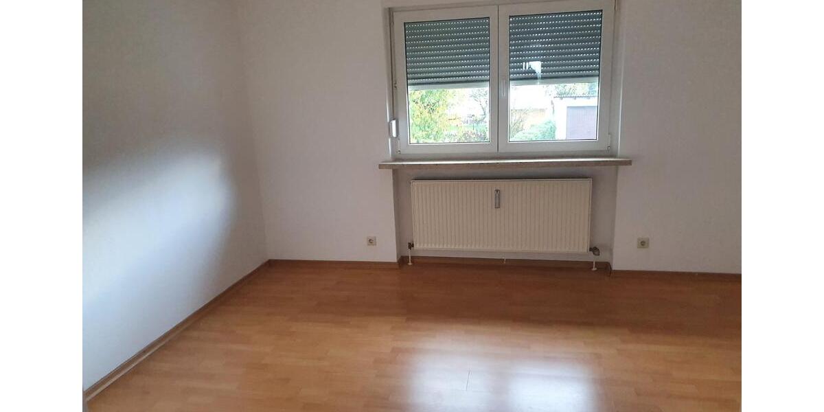 Etagenwohnung Rödental - 3 Zimmer, 85 m&sup2;, 550&euro; | Angebot:25959656