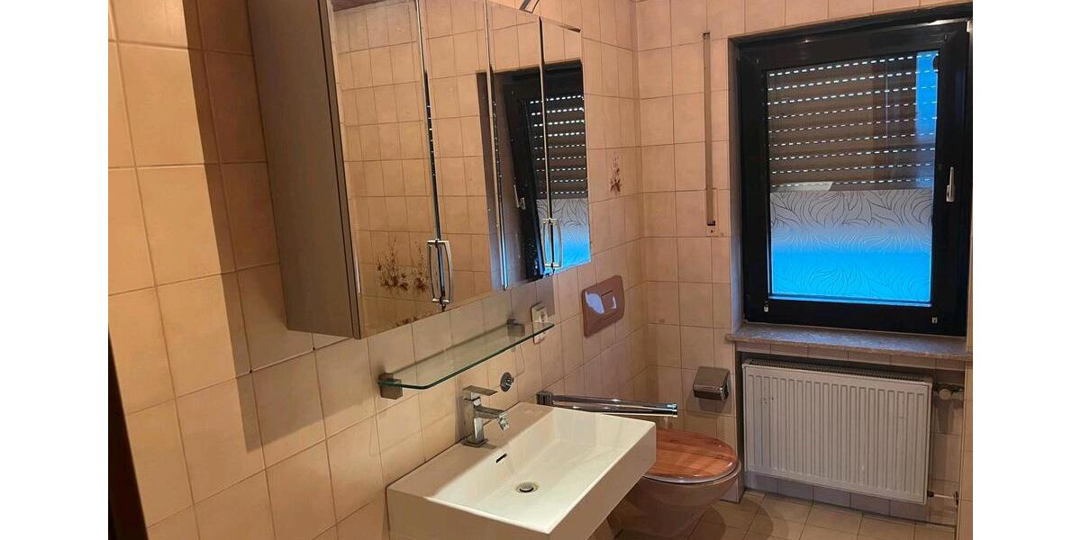 Etagenwohnung Ellwangen (Jagst) - 3.5 Zimmer, 100 m&sup2;, 700&euro; | Angebot:26429163