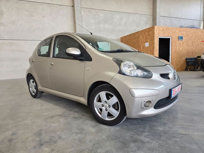 Aygo (X)