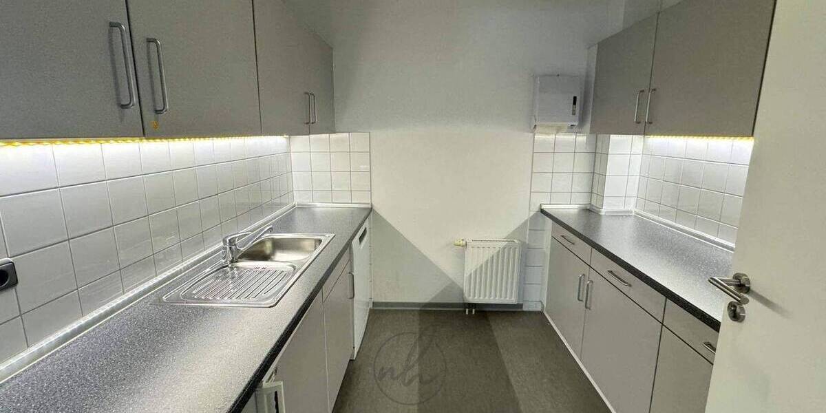 Gewerbeobjekt Hamburg Rahlstedt - 1 Zimmer, 90 m&sup2;, 1.170&euro; | Angebot:26851827