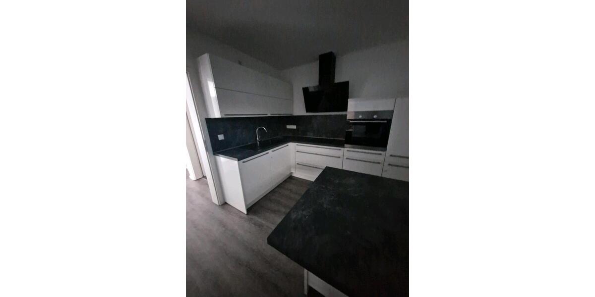Einfamilienhaus Lotte - 8 Zimmer, 270 m&sup2;, 1.700&euro; | Angebot:25563059