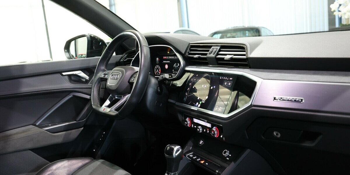 Audi Q3 40 TDI QUATTRO S-LINE SPORT BLACK MATRIX-LED 172.000 km 27.444 &euro; Hamm 59077