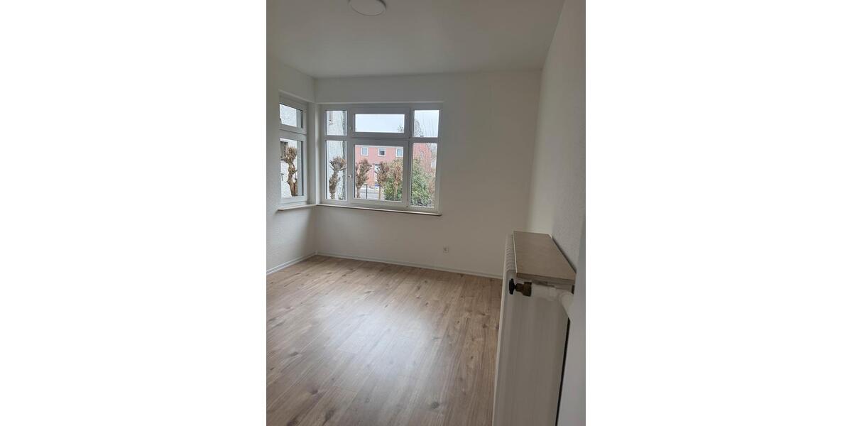 Erdgeschoßwohnung Delmenhorst Deichhorst - 5 Zimmer, 139 m&sup2;, 1.500&euro; | Angebot:24773689