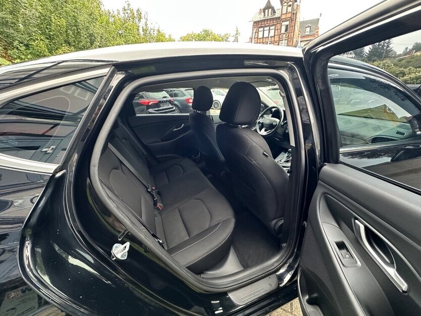Hyundai i30 Fastback Fastback 1.4 T-GDI 140.000 km 11.990 € Rudolstadt 07407