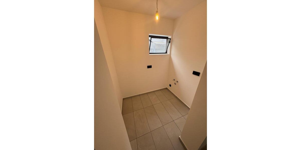 Fachwerkhalle mit 230 m², Büro mit WC & Küche zimmer