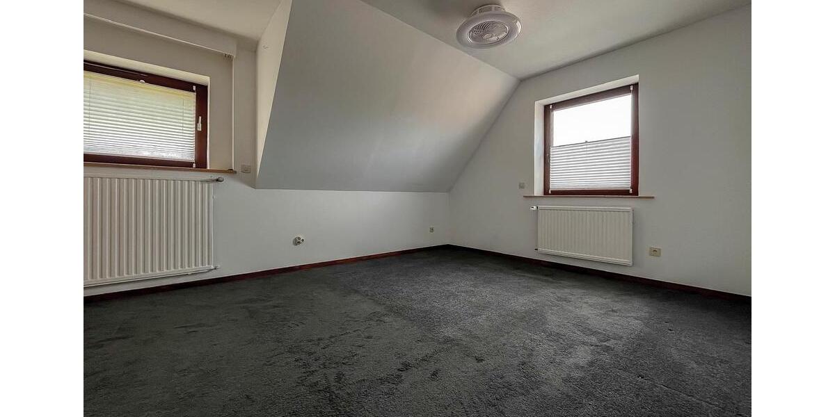 Dachgeschoßwohnung Lüneburg Ebensberg - 4 Zimmer, 105 m&sup2;, 1.450&euro; | Angebot:26412794